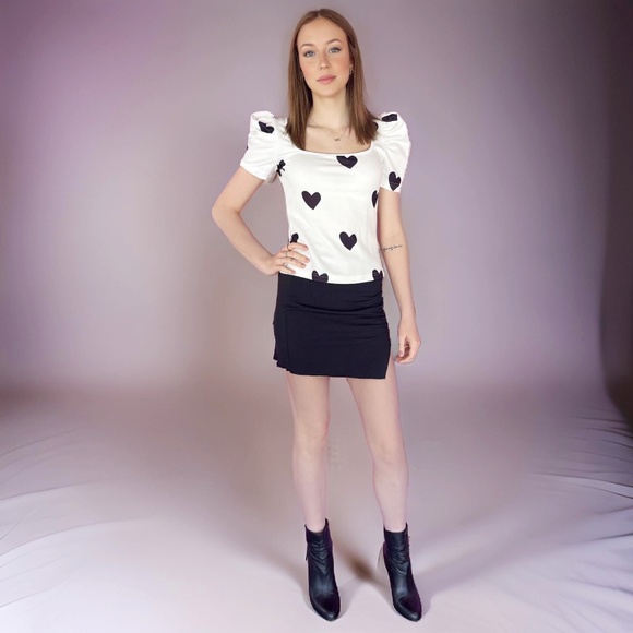 NEW Heart print top white shirts white tops Blackhearts cute ruffle sleeves - Picture 1 of 3
